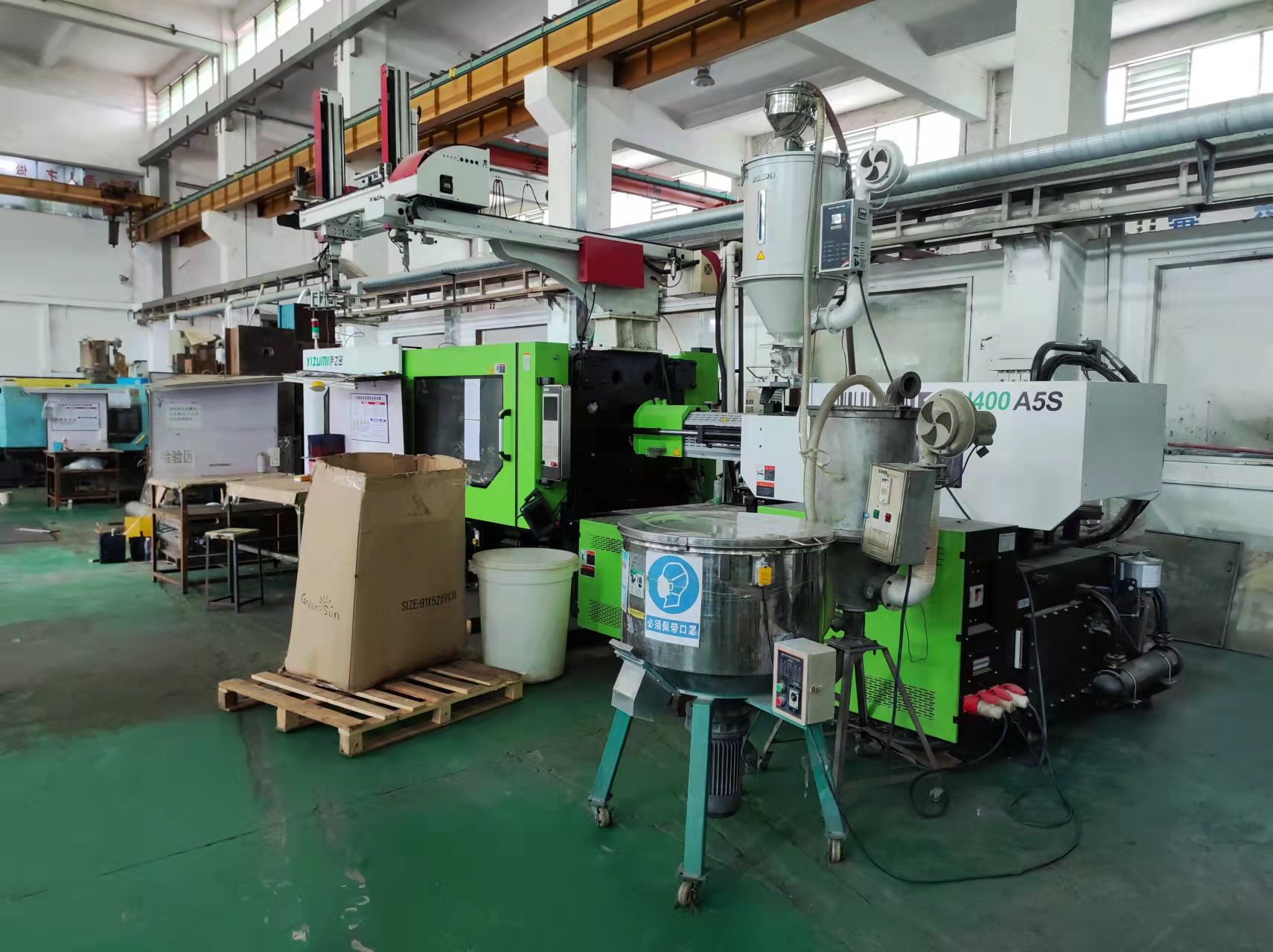 What are the parameters of injection molding?